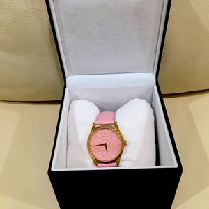 (SOLD!!) Women’s Pink Gucci Watch